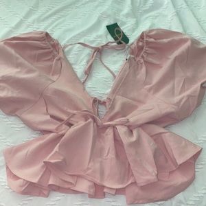 Never worn: Cute ruffle top